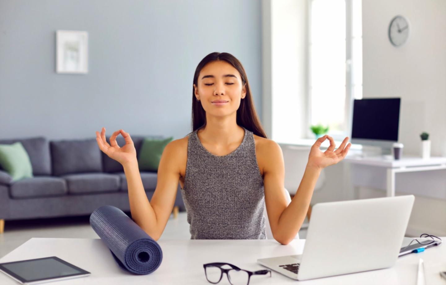 Espace de yoga en entreprise aménagé pour le bien-être des collaborateurs